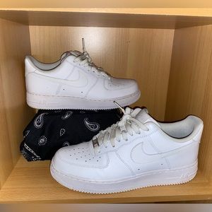 Men’s Nike All White Air Force 1s For Sale Size 8.5.